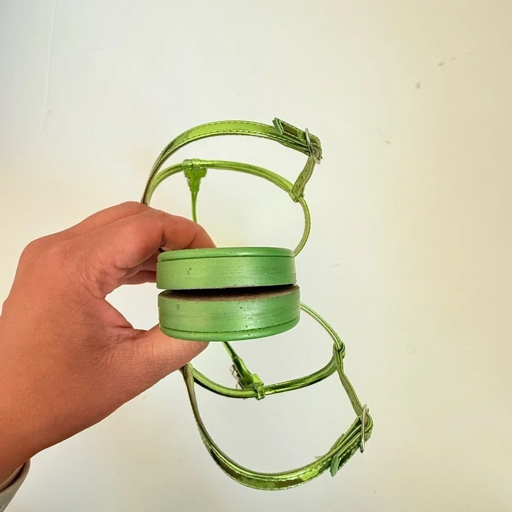 Giuseppe Zannoti Asparagus Green Metallic Leather Alphonsine thong sandals EU 38